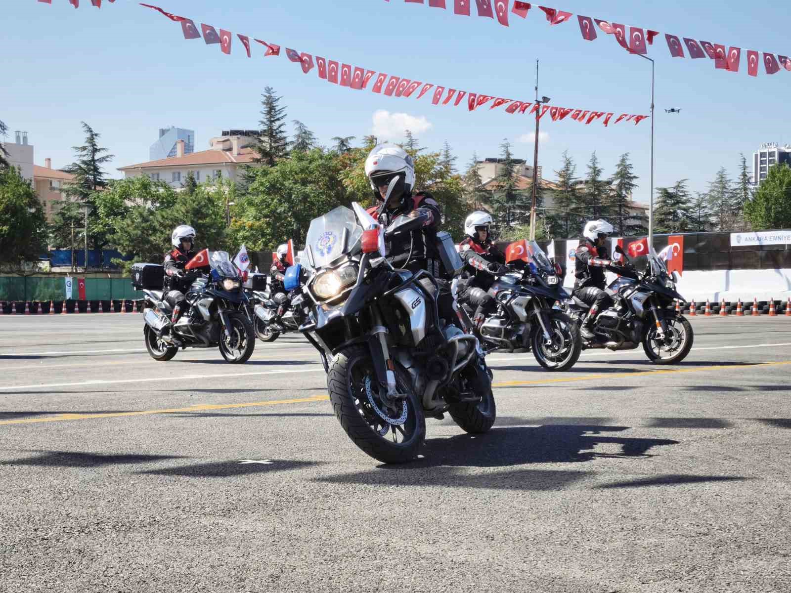 Motosikletli Polis Timleri mezuniyet t&ouml;reni d&uuml;zenlendi