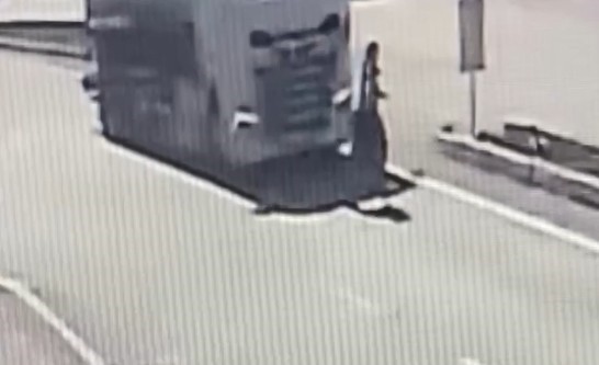Tankerin &ccedil;arptığı yaya hayatını kaybetti