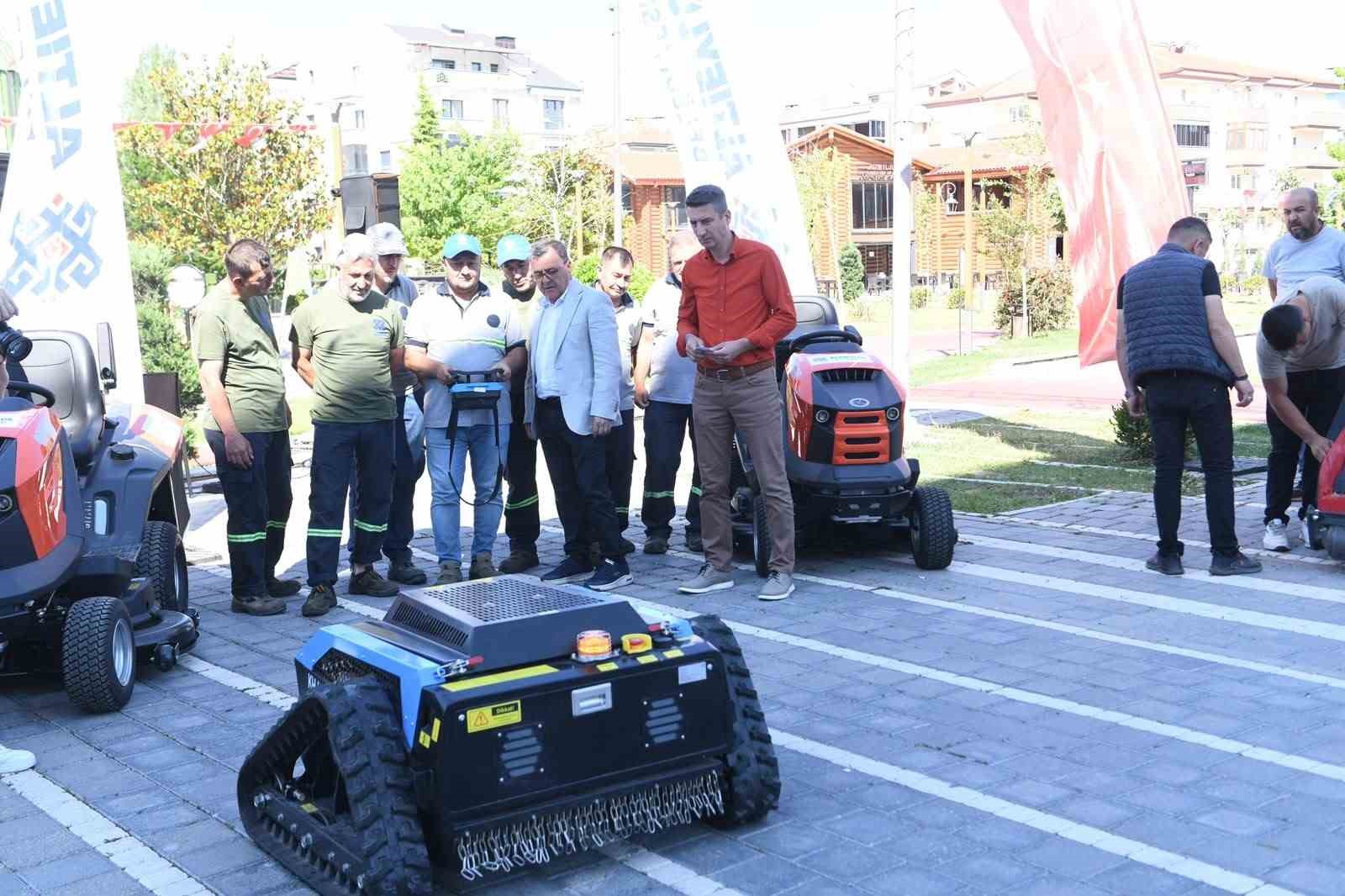Altıeyl&uuml;l Belediyesi ara&ccedil; ve ekipman parkını g&uuml;&ccedil;lendirdi