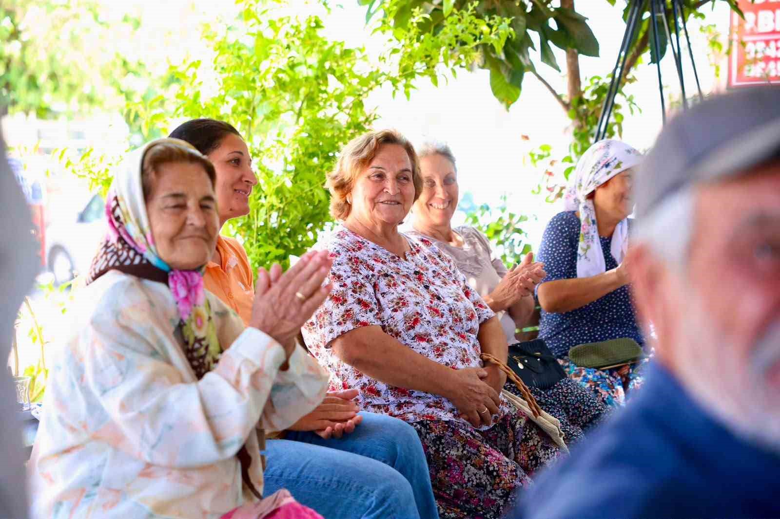 Başkan Gen&ccedil;ay zeytin &uuml;reticileri ile bir araya geldi