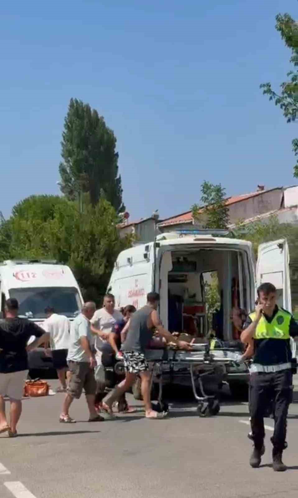 G&ouml;k&ccedil;eada&rsquo;da motosiklet ile otomobilin karıştığı kazada hayatını kaybeden &ccedil;ocuk toprağa verildi