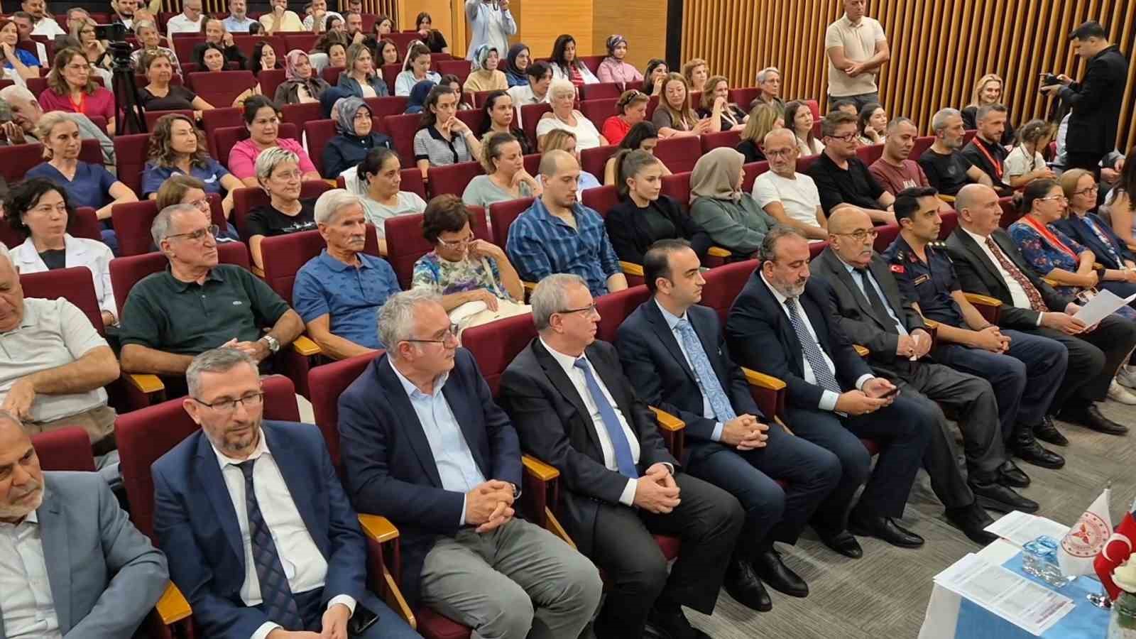 Beyaz önlüklerin bu kez reçetesi müzik oldu