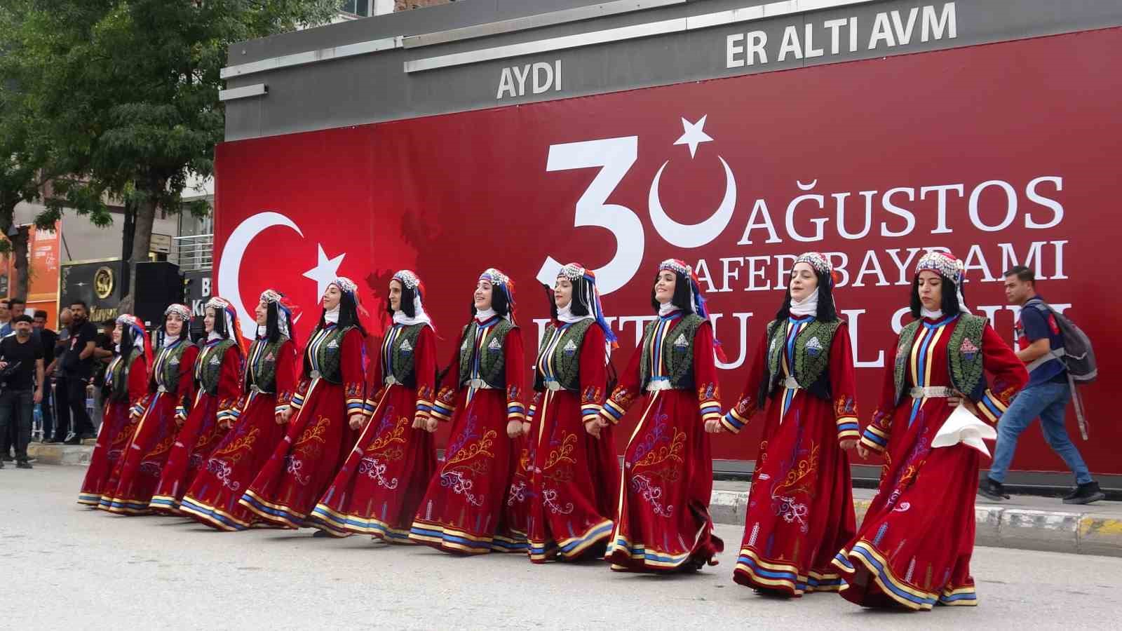 Van&rsquo;da 30 Ağustos Zafer Bayramı kutlandı