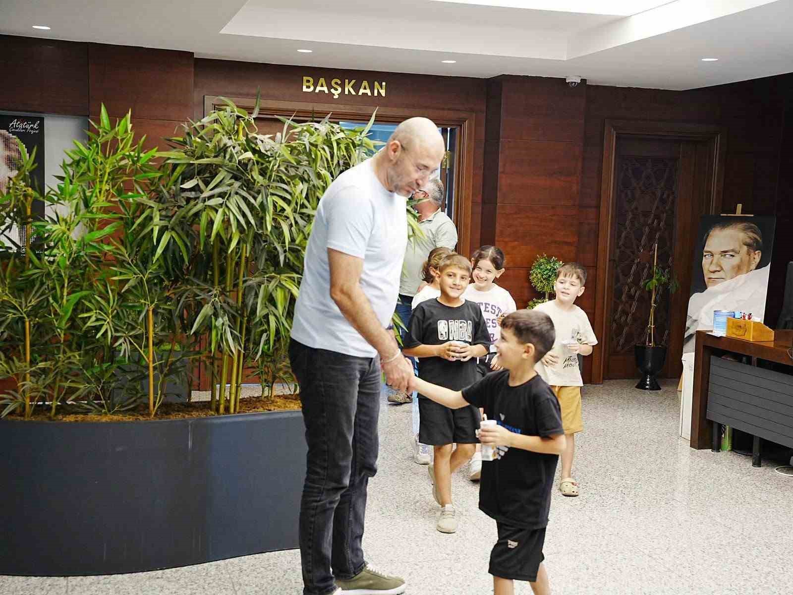 &Ccedil;ocuklar tasarladı, Başkan Zencirci parkın s&ouml;z&uuml;n&uuml; verdi