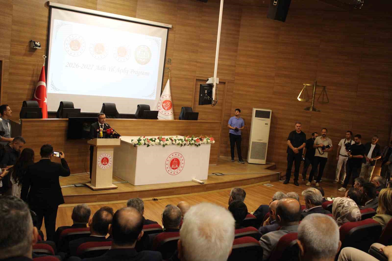 Kayseri Cumhuriyet Başsavcısı Habib Soluk: "Hukukun amacı, d&uuml;zeni sağlamak kadar vicdanları da rahatlatmaktır"