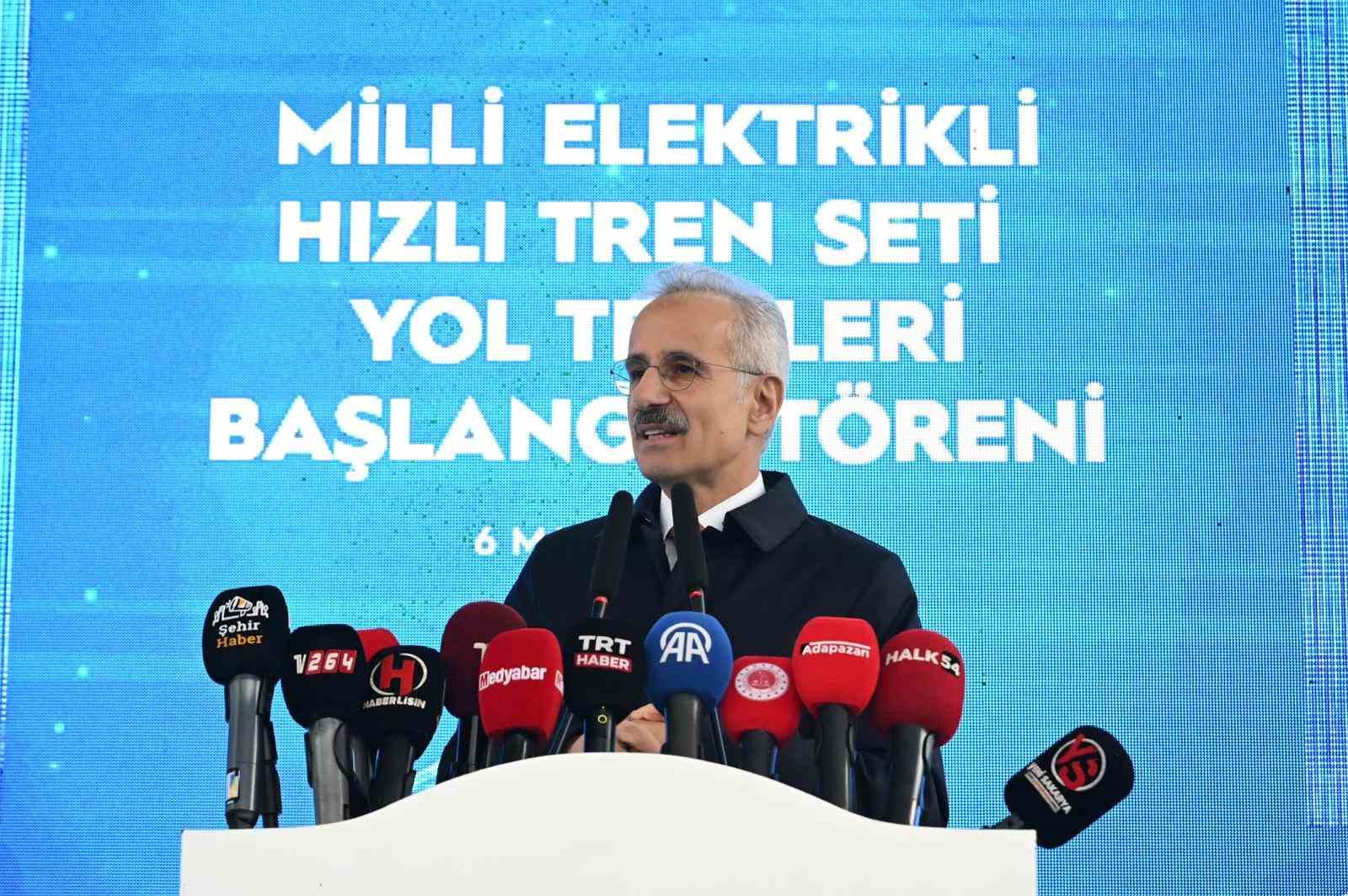 Bakan Uraloğlu: "İkinci Milli Hızlı Tren setimizin &uuml;retimine başladık"