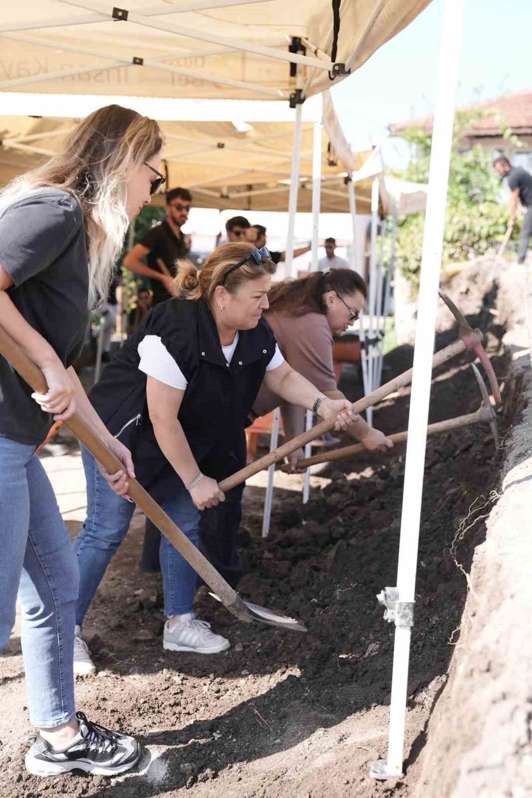 Destek Hizmetleri bu sefer tarihe el attı