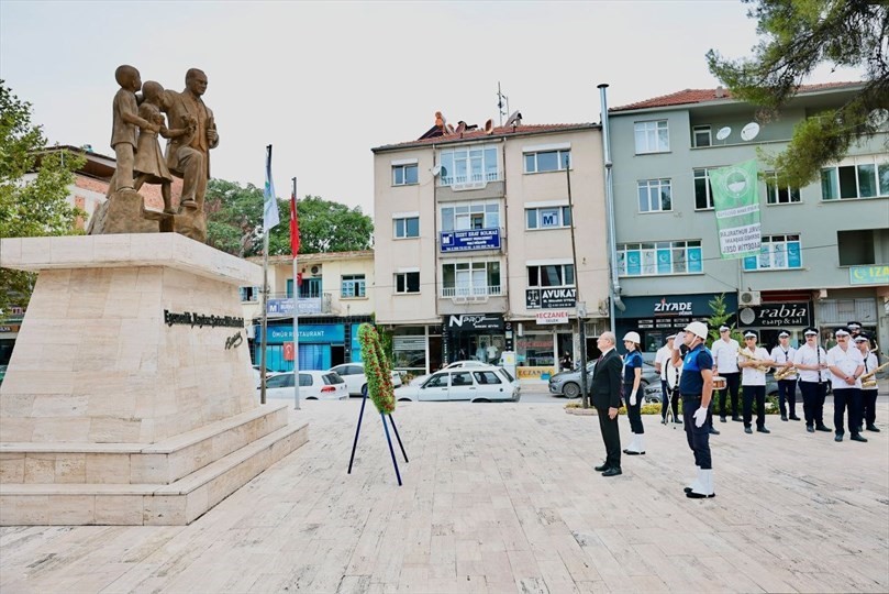 Tarihin akışını değiştiren zafer, &Ccedil;ivril&rsquo;de t&ouml;renlerle kutlandı