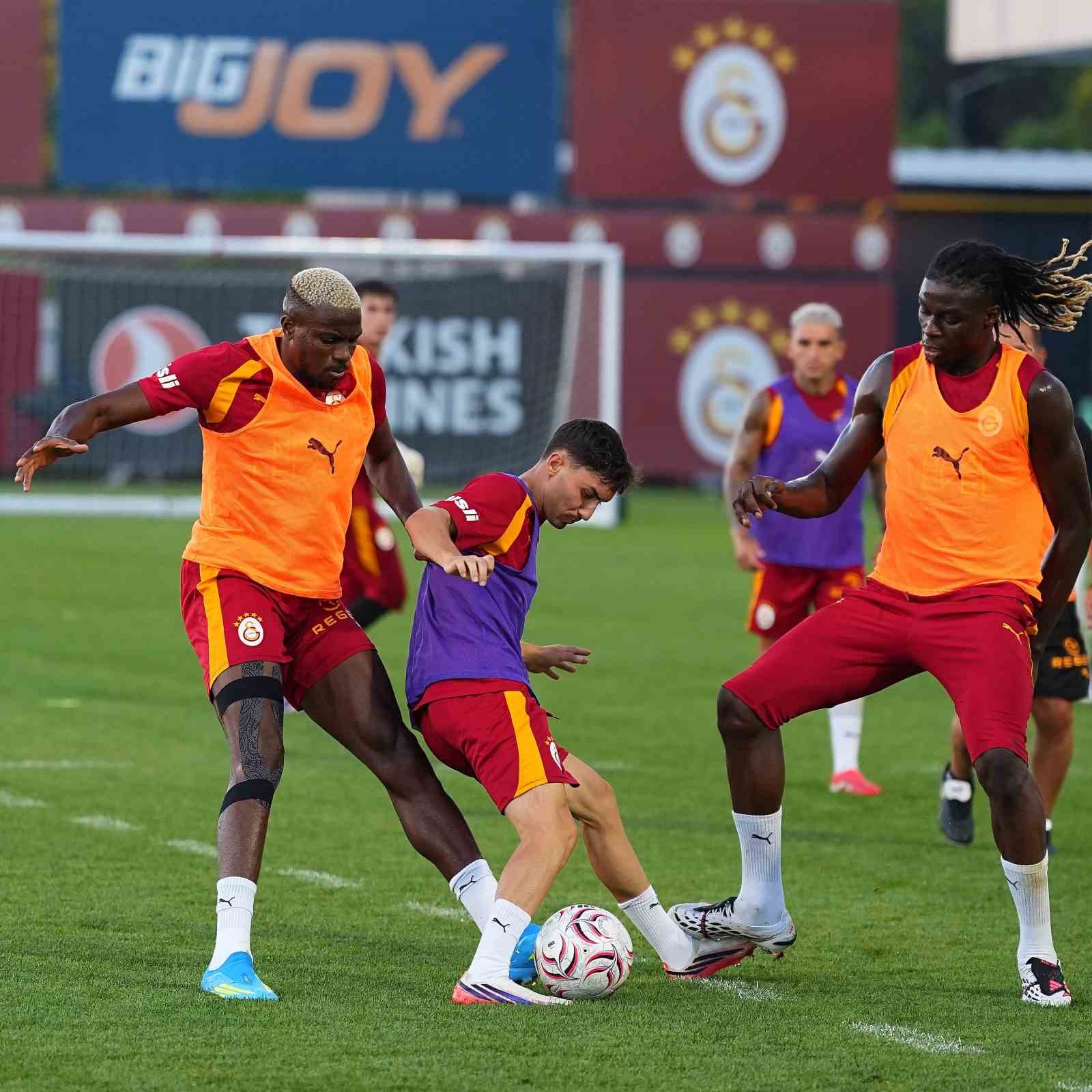 Rafael Leao, Galatasaray’da ilk antrenmanına çıktı