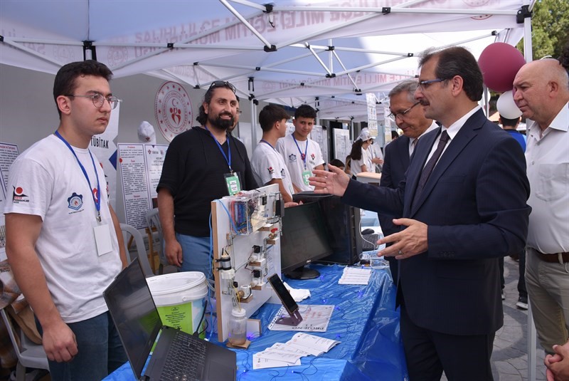 Salihli Bilim Fuarları Festivali açıldı