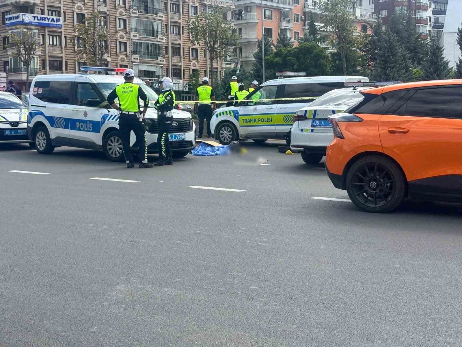 Ankara&rsquo;da aracın &ccedil;arptığı yaya hayatını kaybetti