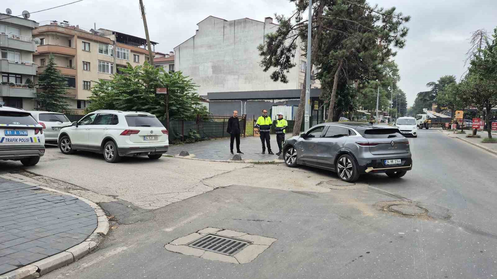 Otomobiller &ccedil;arpıştı: 1 yaralı
