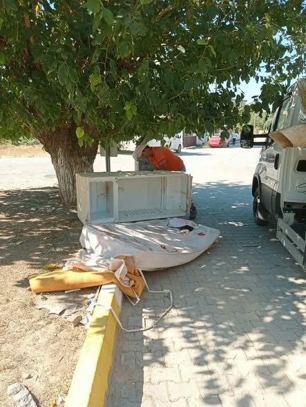 Germencik Belediyesi&rsquo;nden &ccedil;evre temizliği i&ccedil;in vatandaşlara &ccedil;ağrı