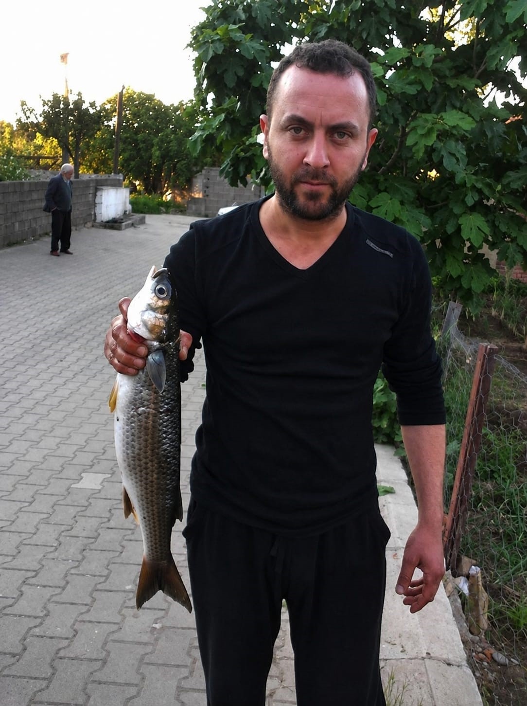 Dutliman&rsquo;da zıpkınla balık avlarken yaralandı, ekipler kurtardı