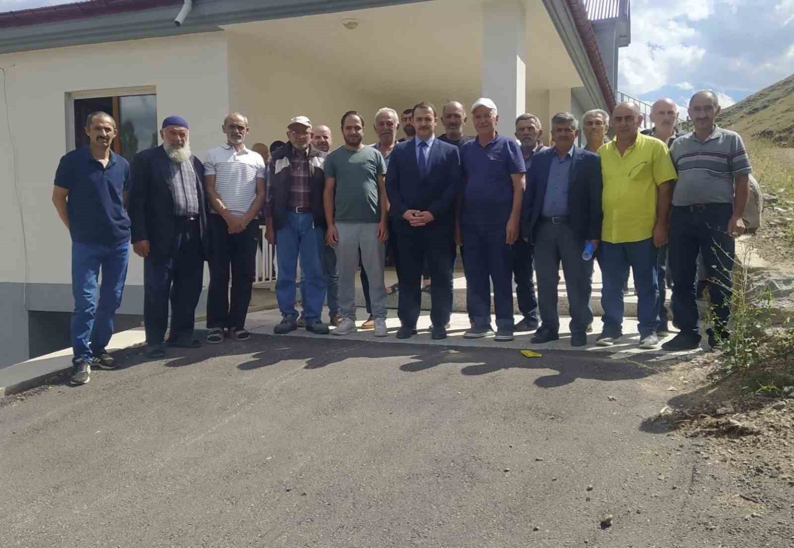 Kaymakam Ahat&rsquo;tan esnaf ve k&ouml;y ziyareti