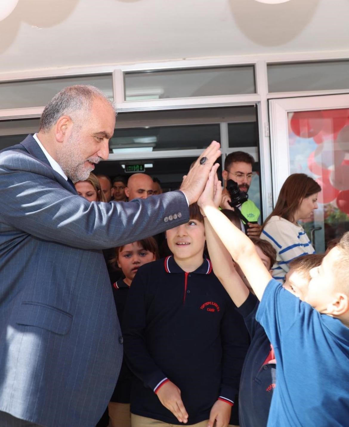 Canik&rsquo;te t&uuml;m 1. sınıflara &ccedil;anta ve kırtasiye seti