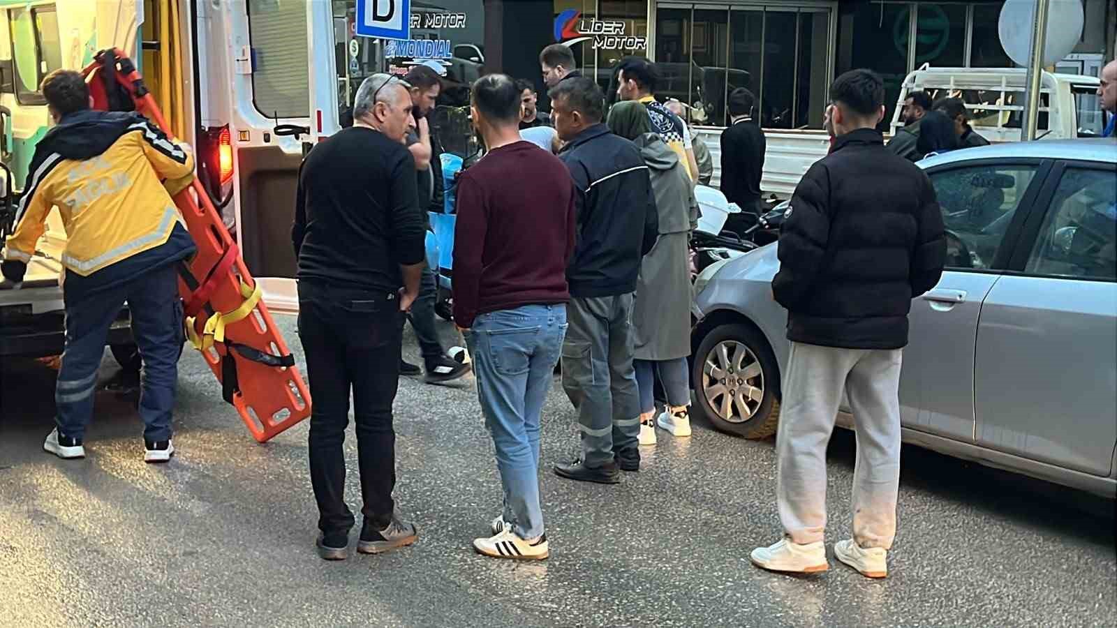 Sinop&rsquo;ta motosiklet kamyonete &ccedil;arptı: 1 yaralı