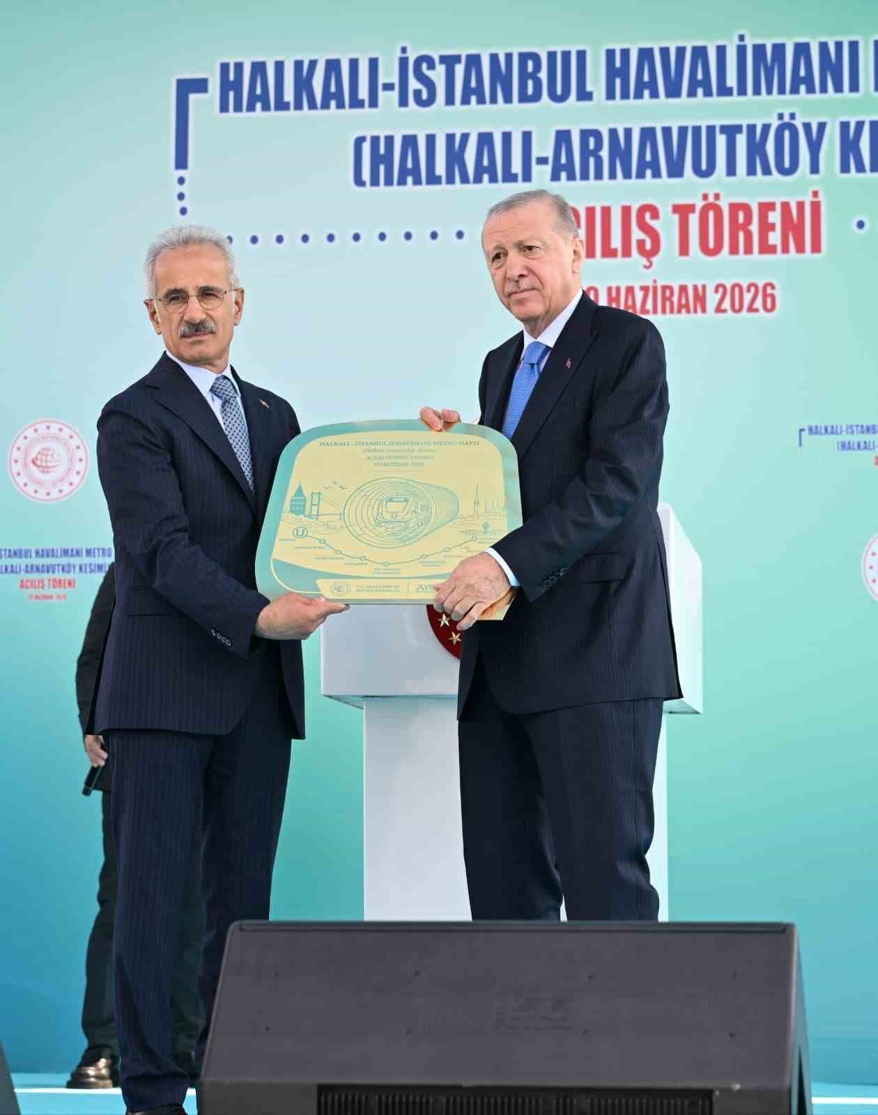 Bakan Uraloğlu: "Bakanlığımızca İstanbul&rsquo;a kazandırılan toplam raylı sistem hattı uzunluğu 180 kilometreye ulaştı"