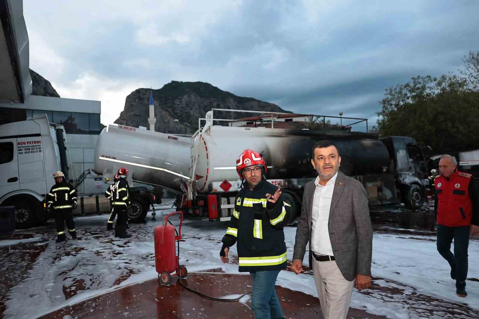 Başkan &Ccedil;avuşoğlu yangının ardından işletme sahipleri ve &ccedil;alışanları ziyaret etti