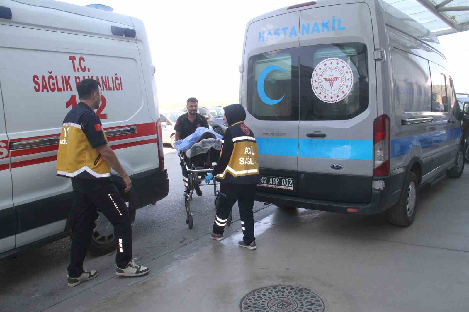 Konya&rsquo;da devrilen otomobildeki 4 kişi yaralandı