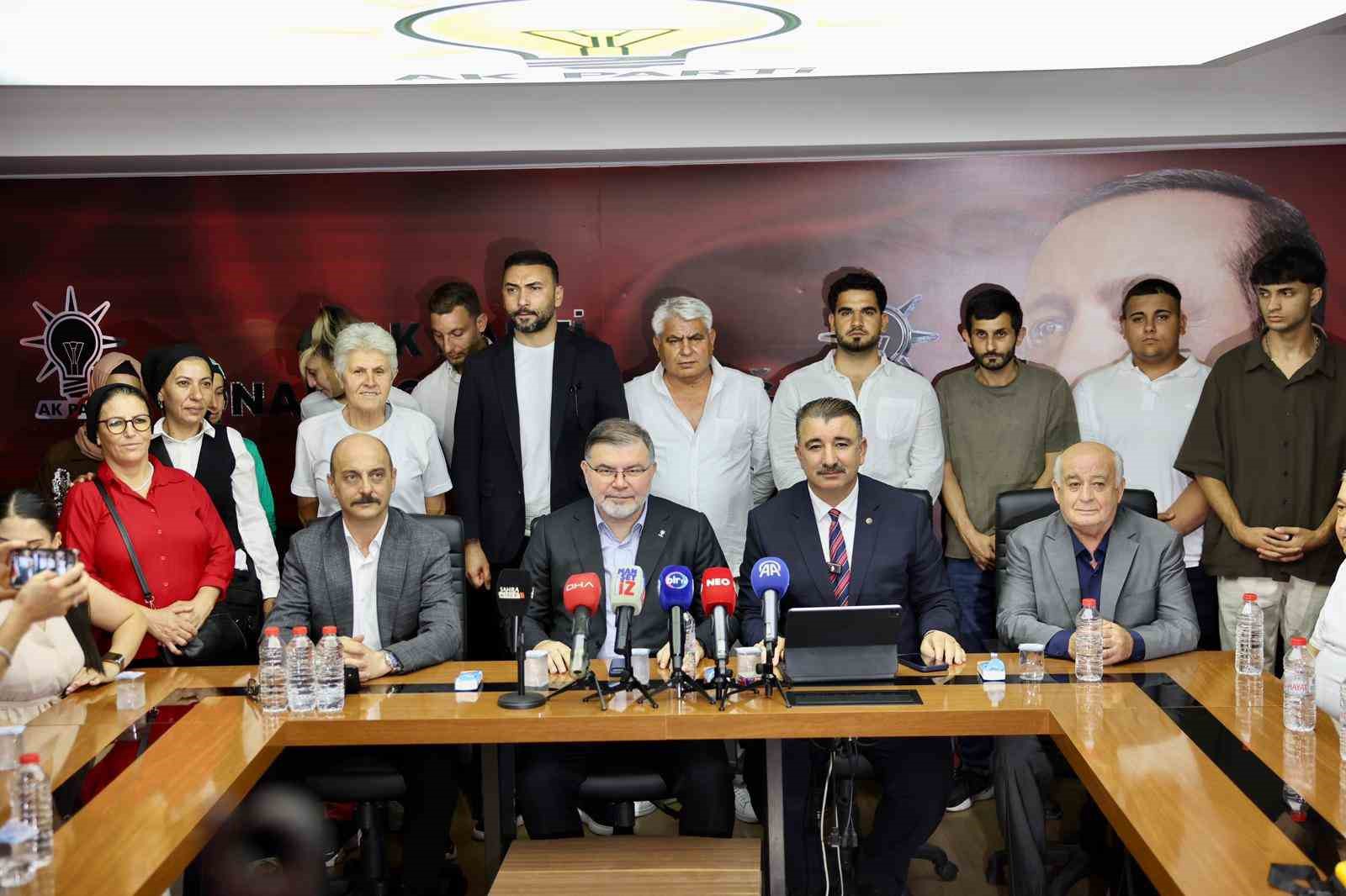 AK Parti İzmir&rsquo;e 370 yeni katılım