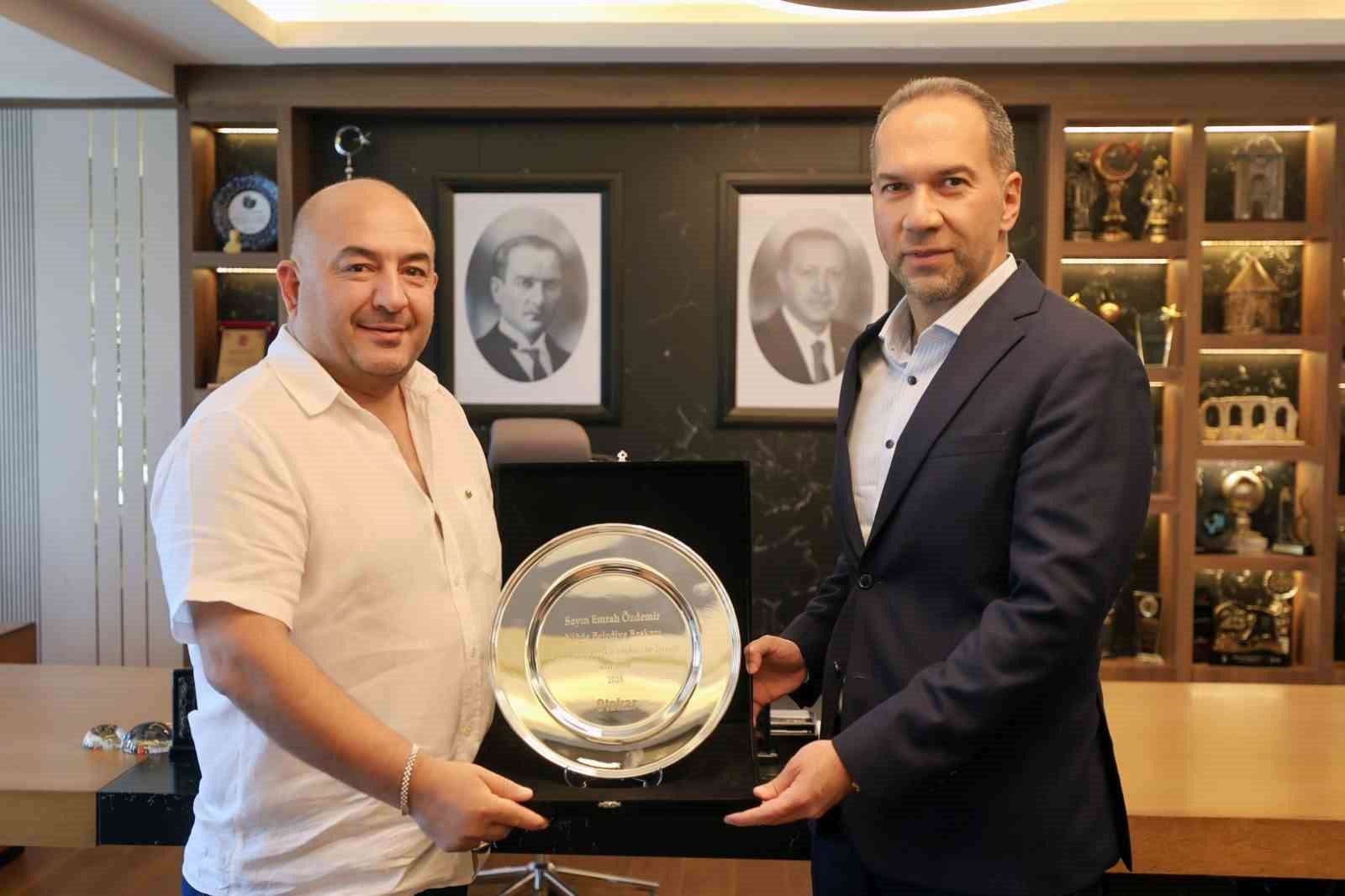 Niğde Belediye Başkanı Emrah &Ouml;zdemir&rsquo;e "&ccedil;evreci başkan" plaketi