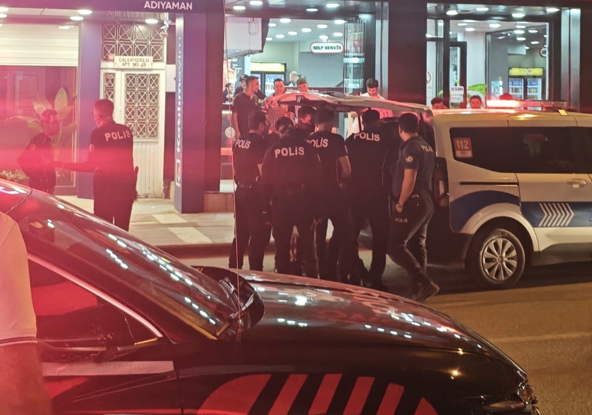 Adıyaman&rsquo;da iki grup arasında kavga: 1 yaralı