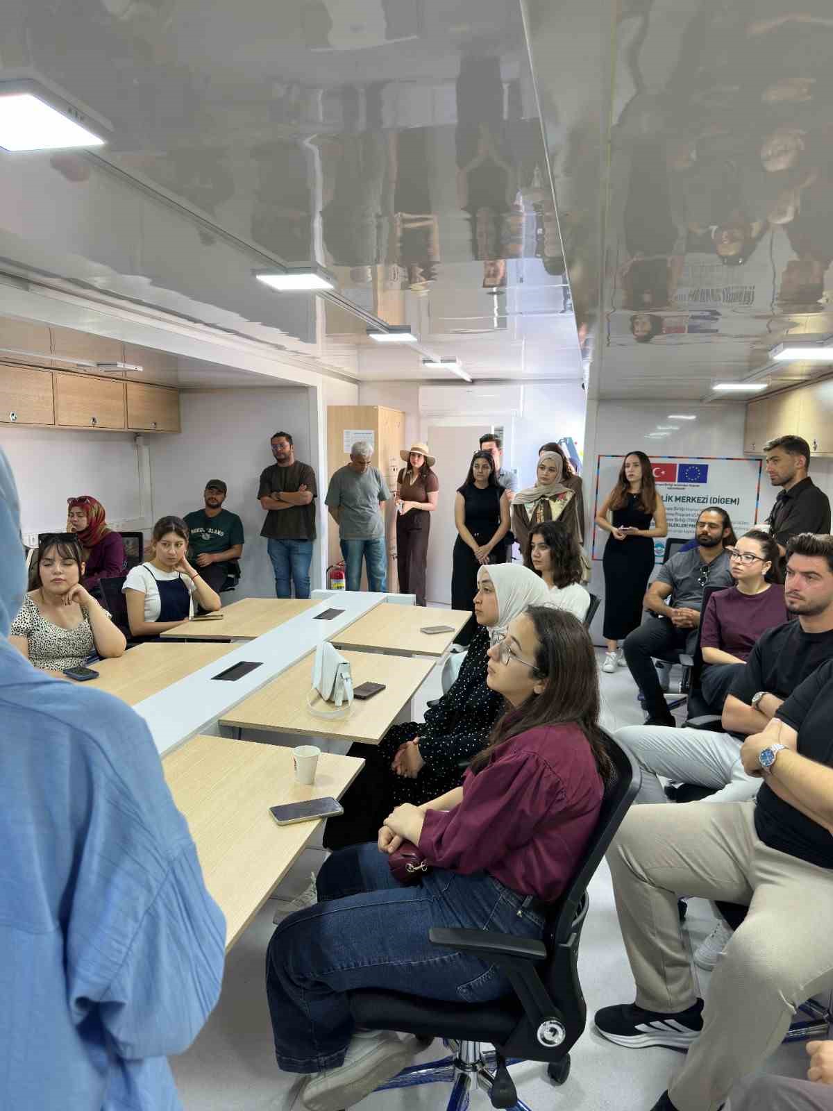 Kayseri B&uuml;y&uuml;kşehir, 500&rsquo;&uuml; aşkın &ouml;ğretmen adayını geleceğin teknolojileriyle buluşturuyor