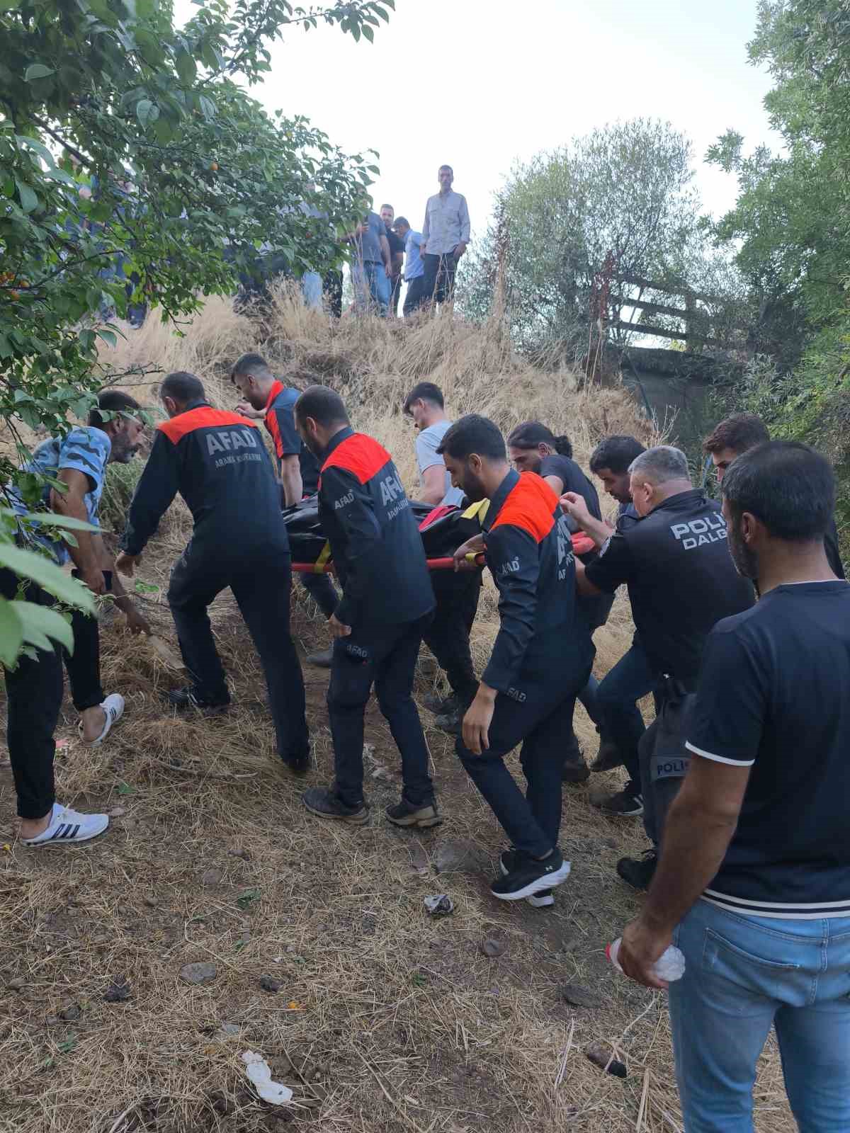 Bing&ouml;l&rsquo;de suya d&uuml;şen şahsın cansız bedenine ulaşıldı