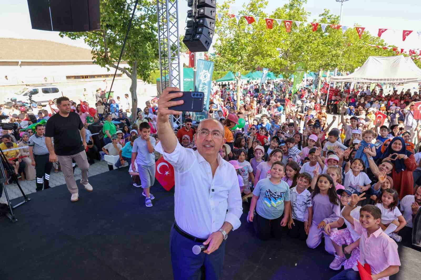 Meram&rsquo;da &ccedil;ocuklar karne sevincini doyasıya yaşadı