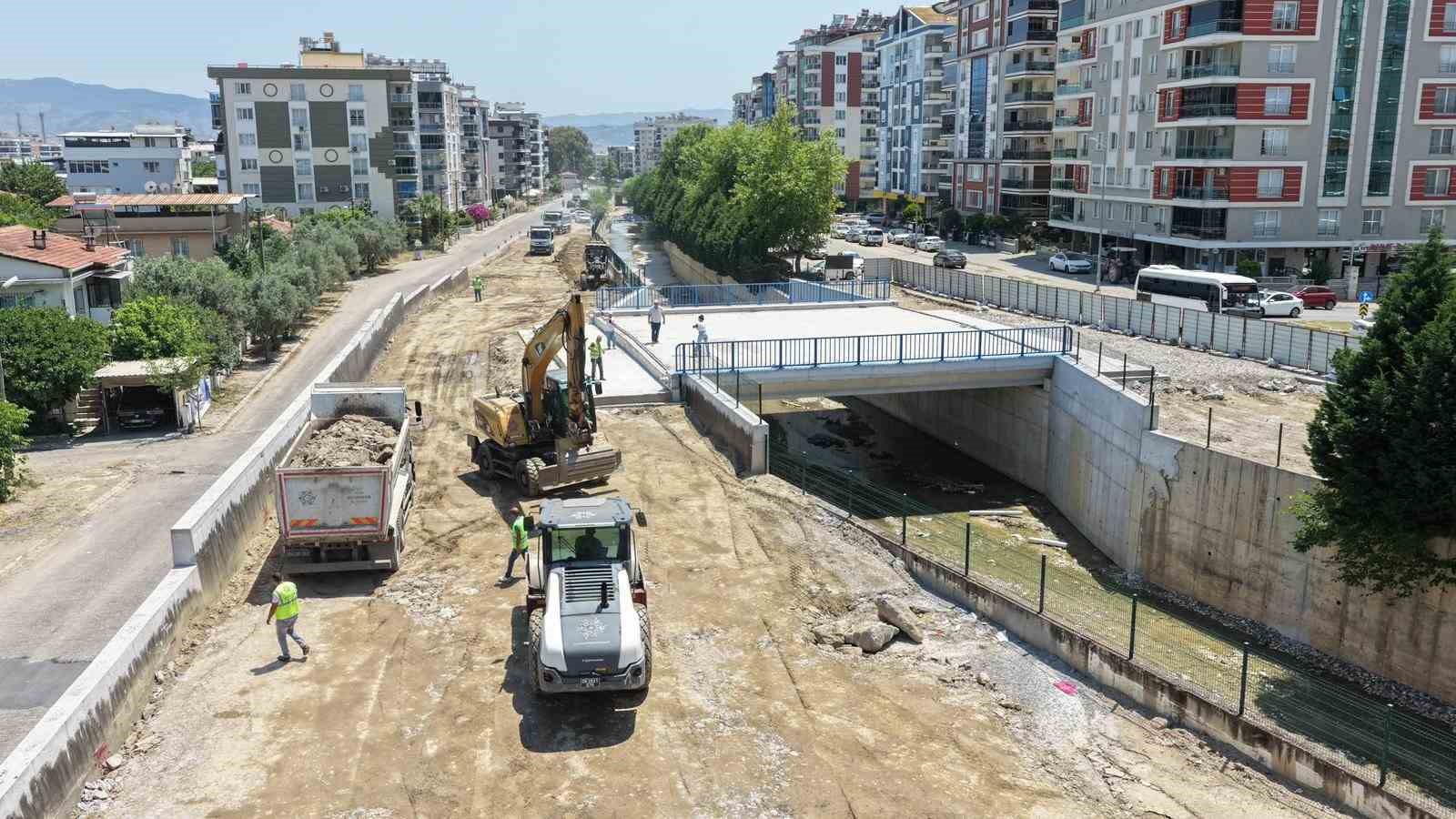 Doğu Aydın Bulvarı ve Tabakhane Deresi K&ouml;pr&uuml;s&uuml; projesinde &ccedil;alışmalar s&uuml;r&uuml;yor