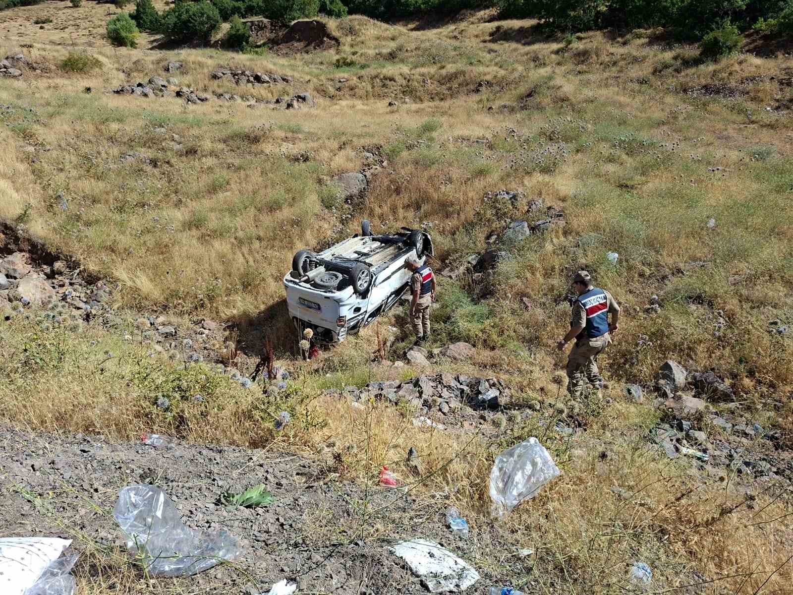 Bing&ouml;lde ara&ccedil; takla attı: 6 yaralı
