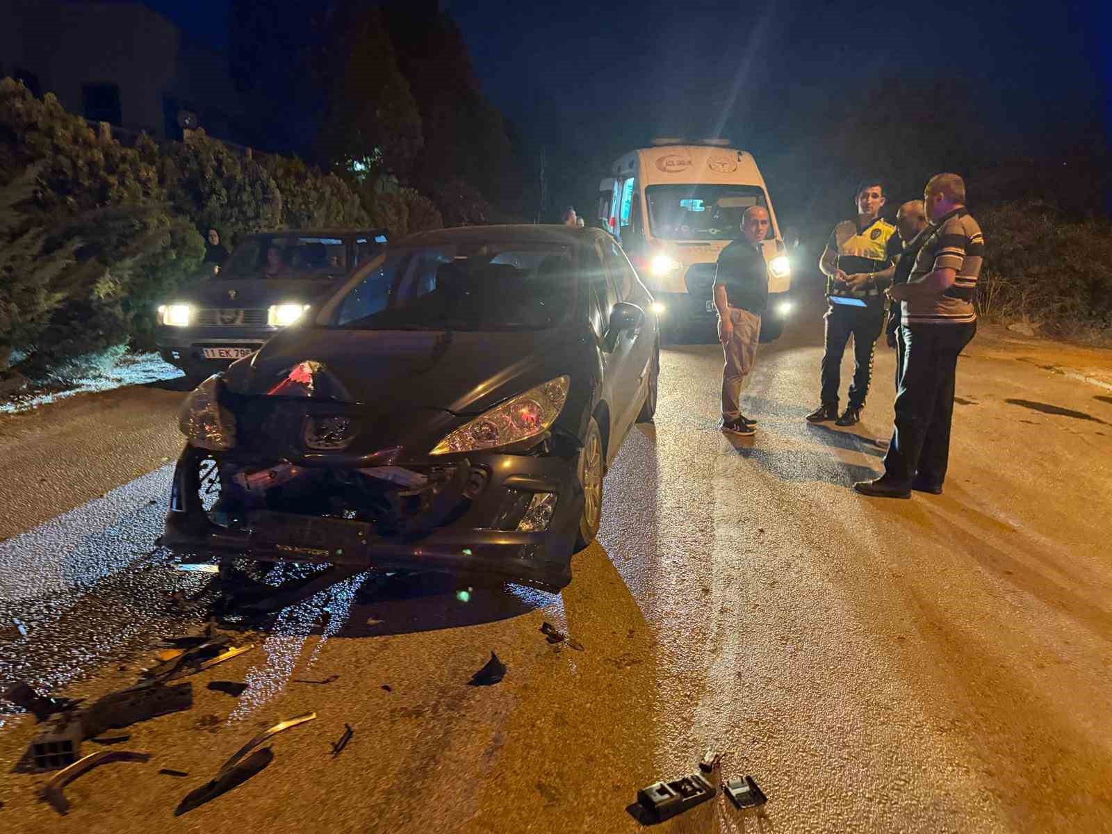 Otomobil ile motosiklet &ccedil;arpıştı, 1 yaralı