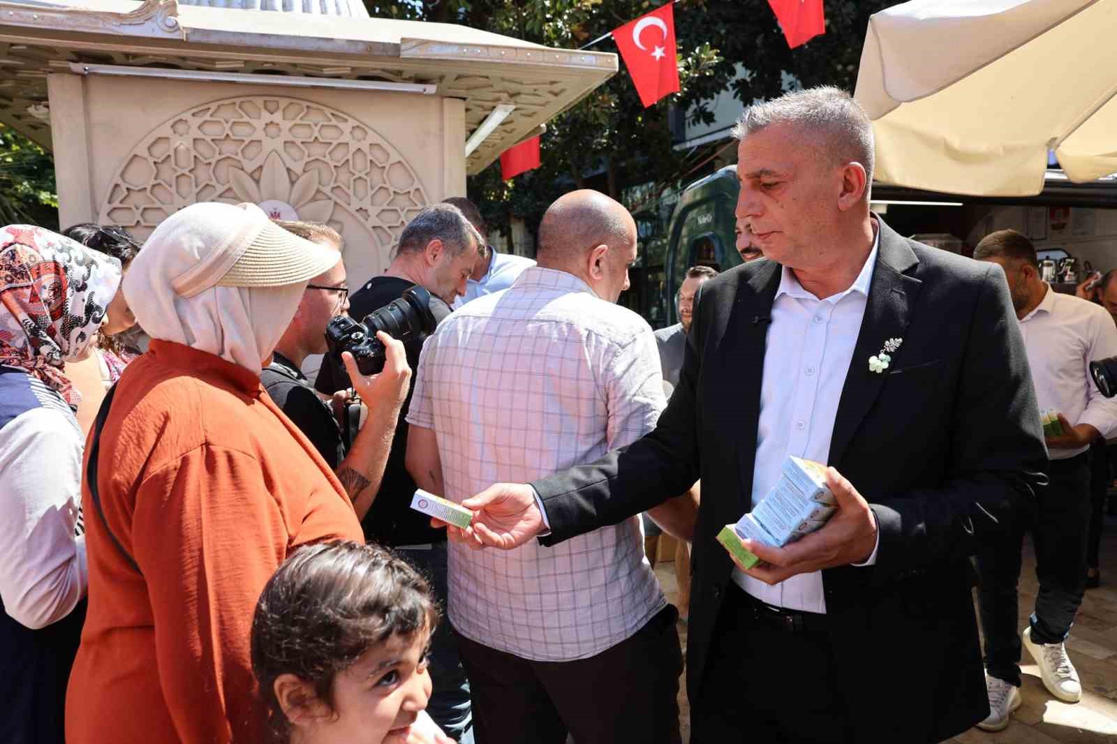 &Uuml;z&uuml;m&uuml;n başkenti Manisa&rsquo;da şenlik coşkusu