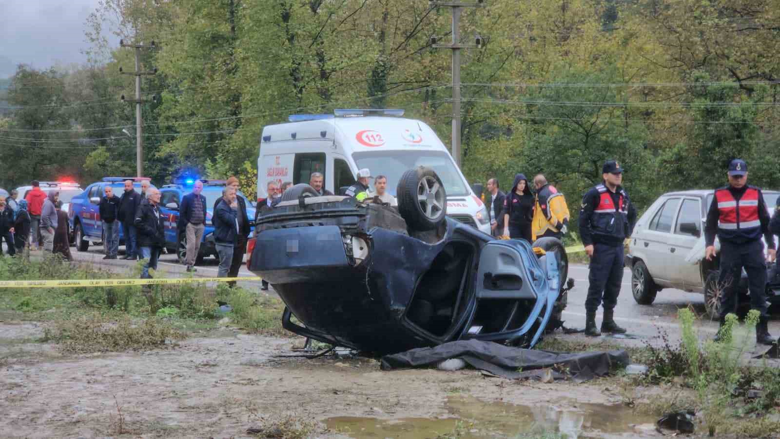 Bartın&rsquo;da yağmur sonrası 1 saat arayla iki kazada 2 kişi &ouml;ld&uuml;, 17 kişi yaralandı