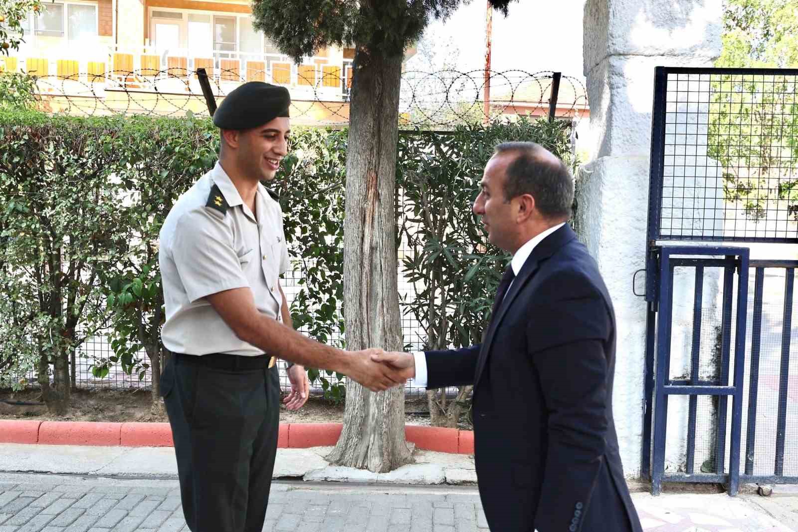 Kaymakam Erdoğan, &Ccedil;ınar&rsquo;a yeni g&ouml;revinde başarı diledi
