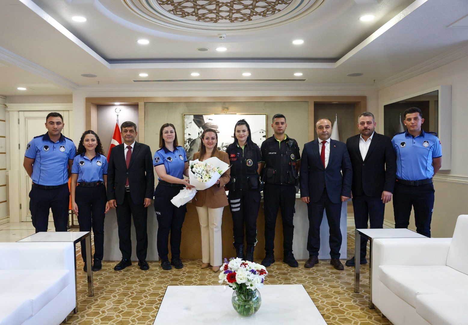 B&uuml;şra &Ouml;zdemir: "Zabıta ekibimiz bizim sahadaki y&uuml;z&uuml;m&uuml;z"