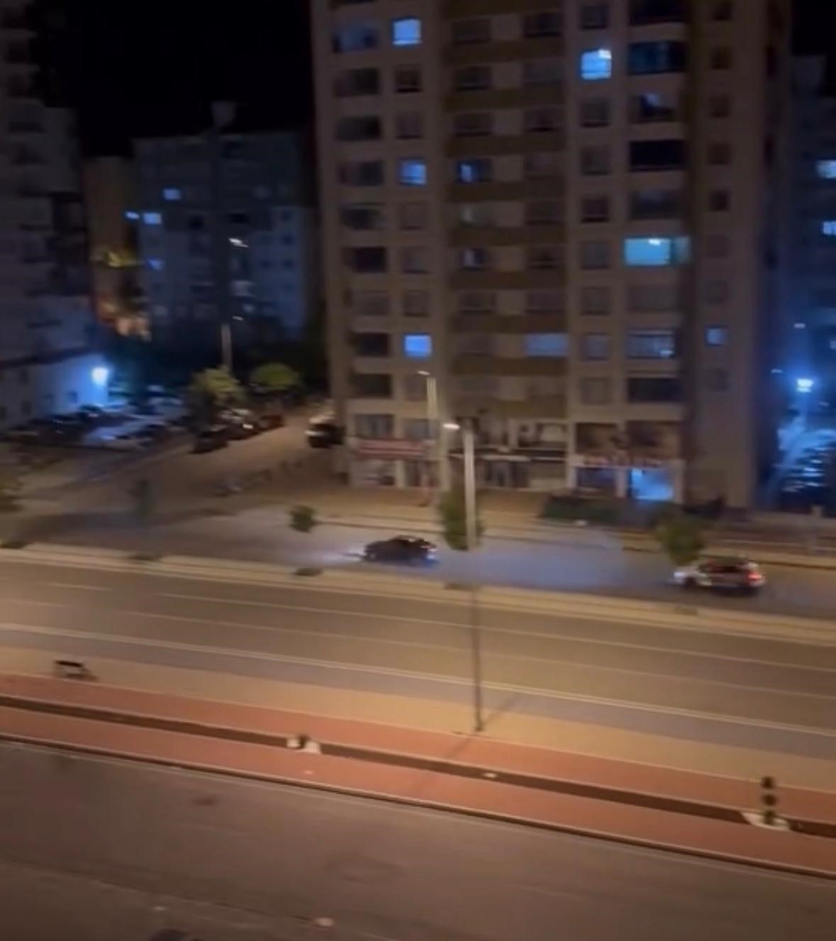 Ka&ccedil;mak i&ccedil;in her yolu deneyen alkoll&uuml; s&uuml;r&uuml;c&uuml; yakayı ele verdi... O anlar kamerada