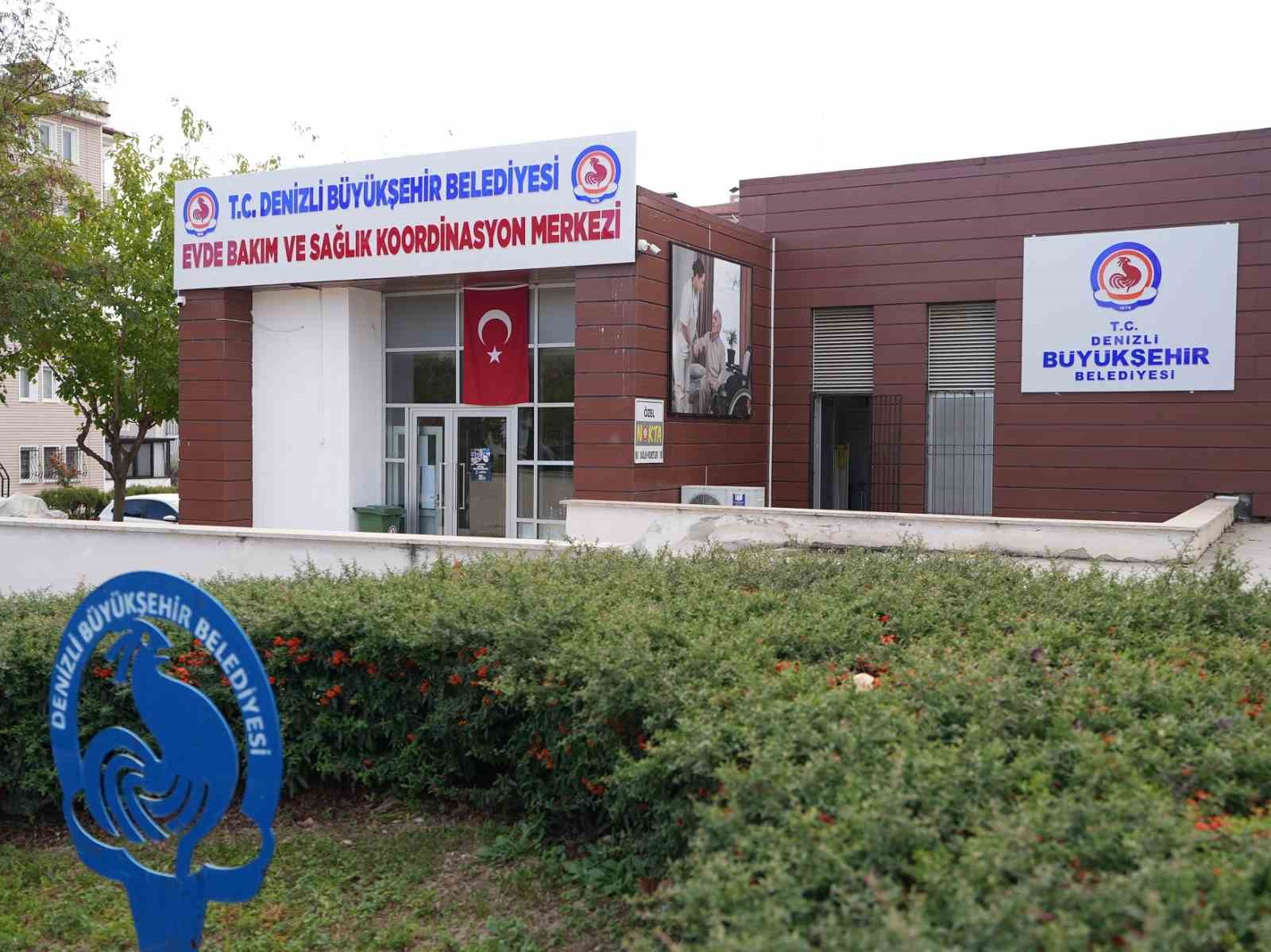 Denizli Büyükşehir’in Evde Sağlık hizmeti övgü toparlamaya devam ediyor