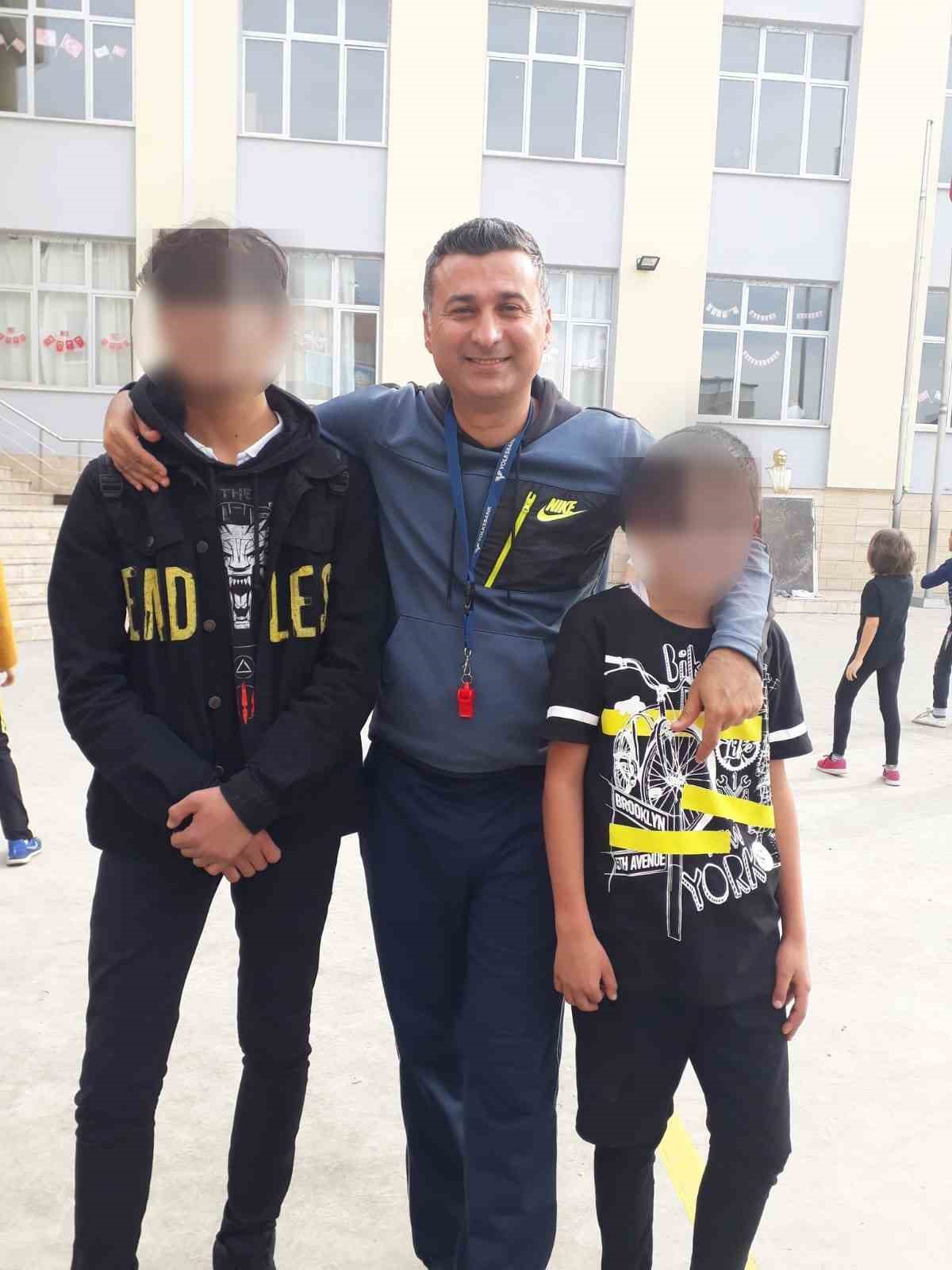 Okula giderken cezaevine g&ouml;t&uuml;r&uuml;len &ouml;ğretmen yıllar sonra beraat etti