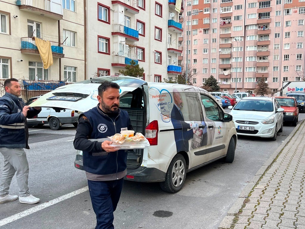 Başkan &Ccedil;olakbayrakdar: &lsquo;B&uuml;y&uuml;klerimizin hayır duaları, bizim en değerli g&uuml;c&uuml;m&uuml;z&rsquo;