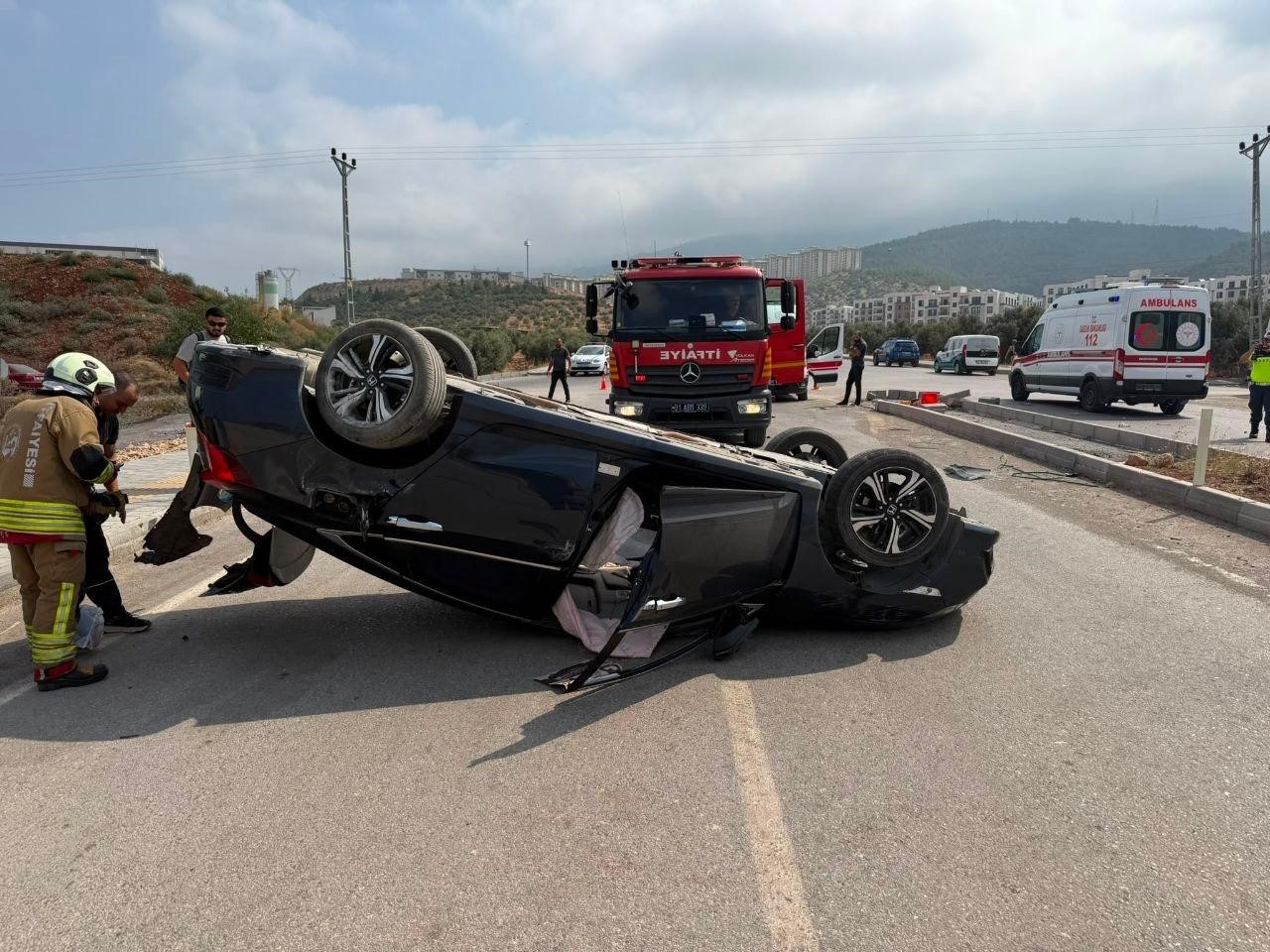 İskenderun’da otomobil ters döndü: 4 yaralı