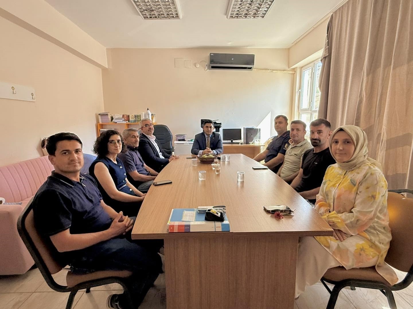 Kaymakam Bağış &ouml;ğrencilerle bir araya geldi