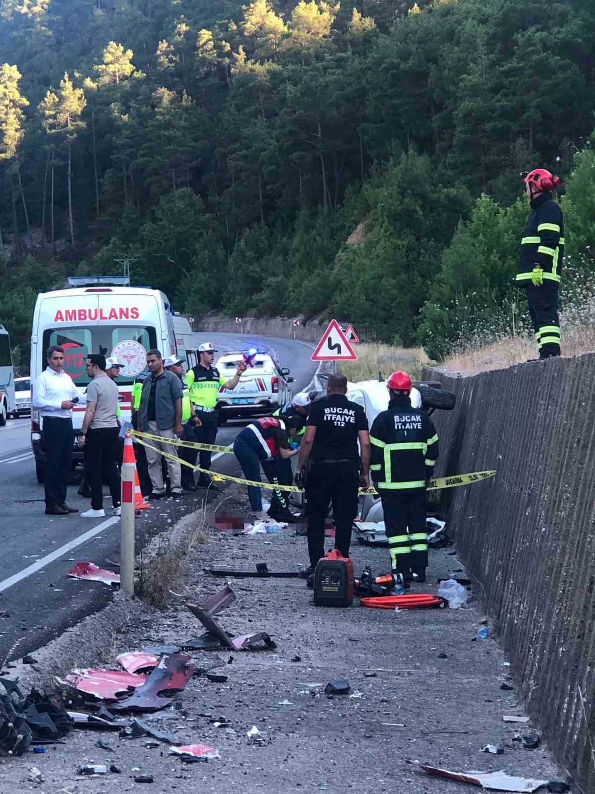 Burdur&rsquo;da tır ile hafif ticari ara&ccedil; &ccedil;arpıştı: 1 &ouml;l&uuml;, 1 yaralı