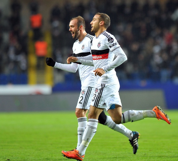 Beşiktaş, Akhisar Belediyespor'u 3-1 mağlup etti