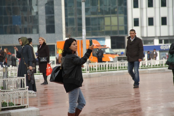 Taksim Meydanı'nda “komando” temizliği