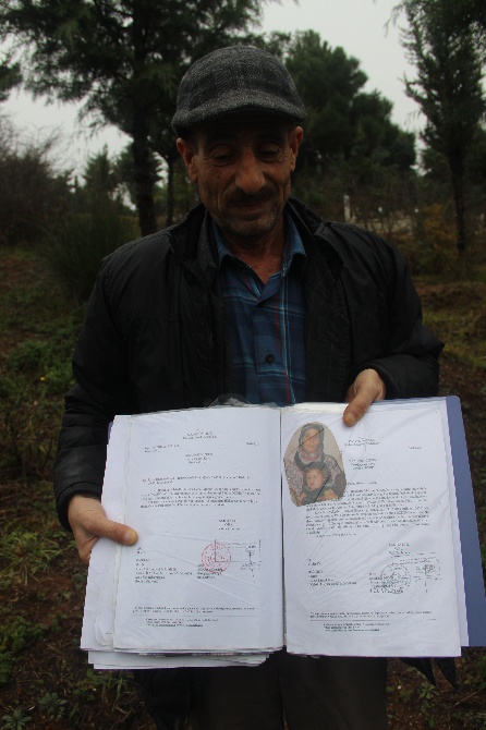 Depremde kaybettiği eşinin mezarını 15 yıl sonra buldu