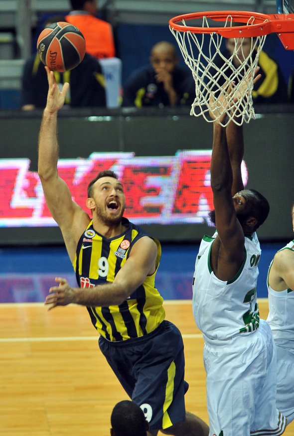 Fenerbahçe Ülker Yunan devini yıktı