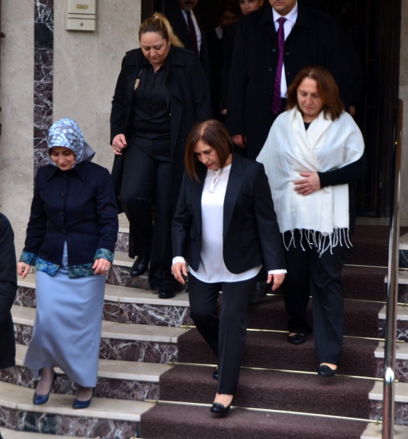 Sare Davutoğlu, Selvi Kılıçdaroğlu’na taziyede bulundu