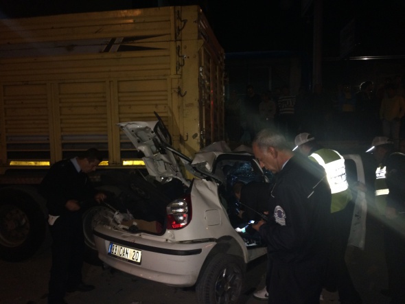 Mersin'de trafik kazası; 4 ölü 2 yaralı